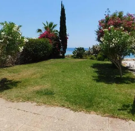 3b Ground Pool Beachfront Apt. Apollonia Beach * Лимасол